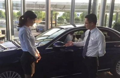 奔馳銷售員的真實收入揭秘 90后小伙曬出三月薪資單，網友直呼難以置信